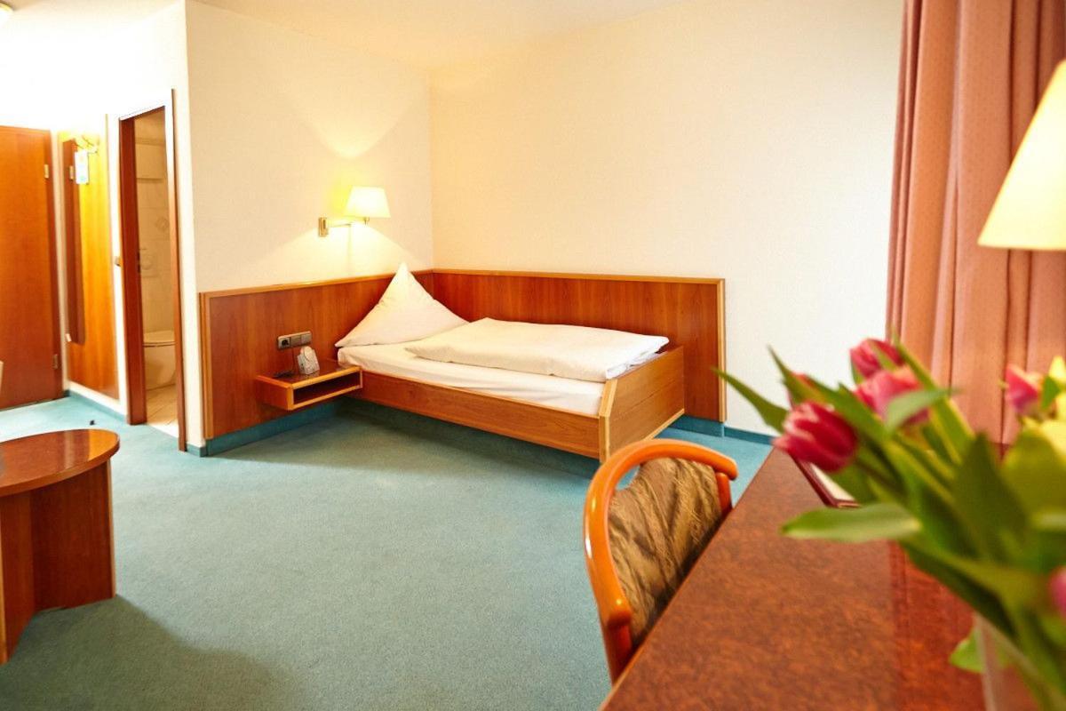 Hotel Sonne บาดฮอมบูร์ก ฟอร์ แดร์เฮอเฮอ ภายนอก รูปภาพ
