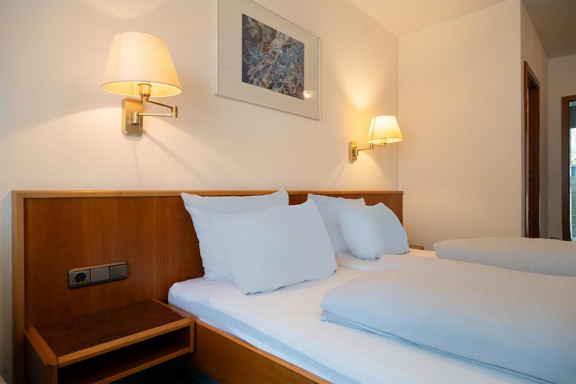 Hotel Sonne บาดฮอมบูร์ก ฟอร์ แดร์เฮอเฮอ ภายนอก รูปภาพ