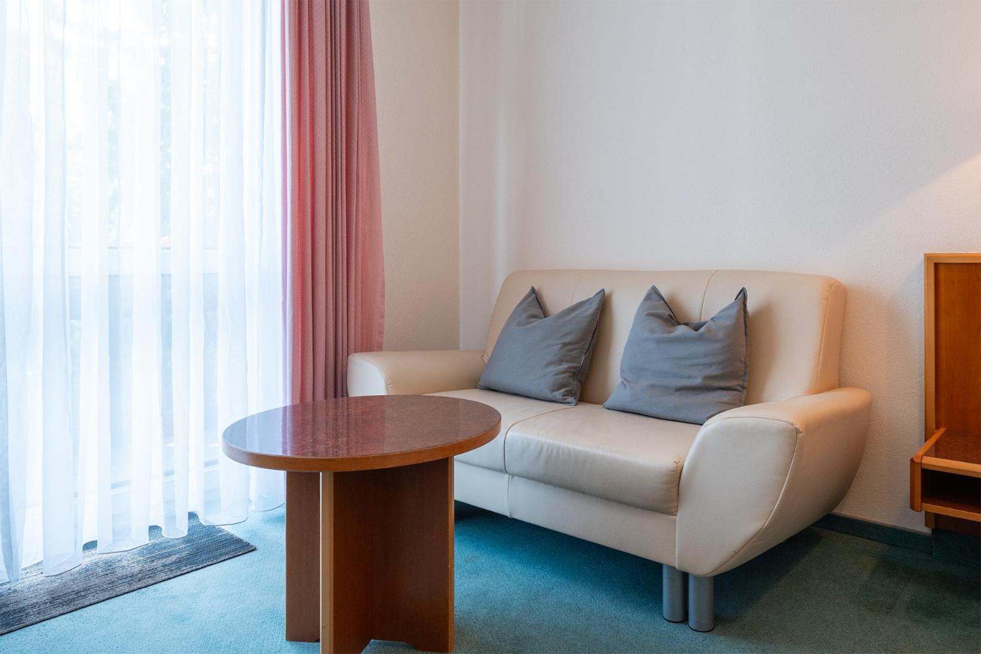Hotel Sonne บาดฮอมบูร์ก ฟอร์ แดร์เฮอเฮอ ภายนอก รูปภาพ